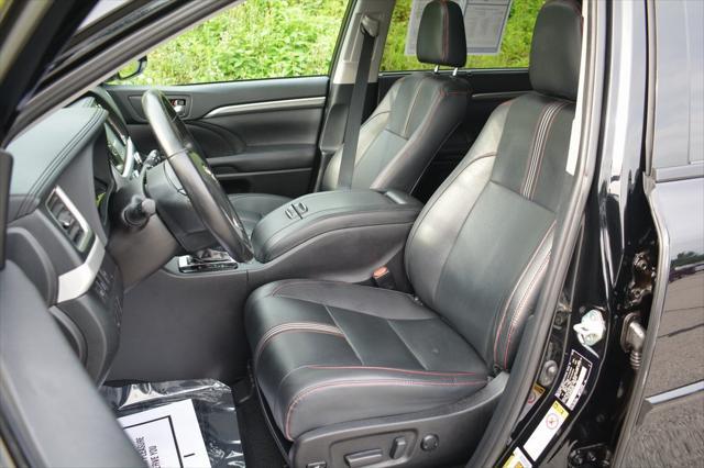 used 2019 Toyota Highlander car, priced at $27,529