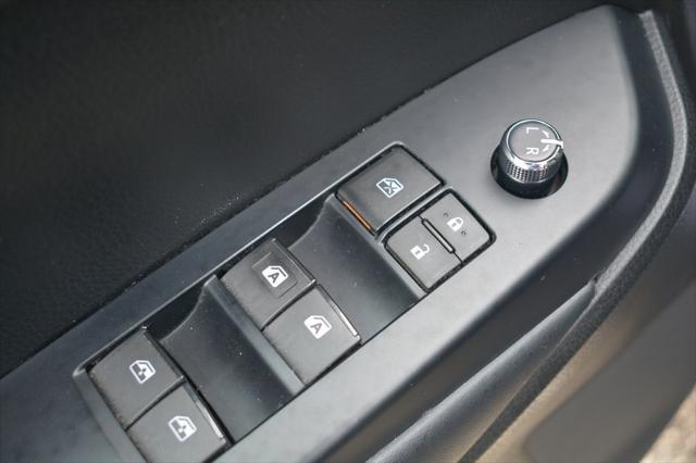 used 2019 Toyota Highlander car, priced at $27,529