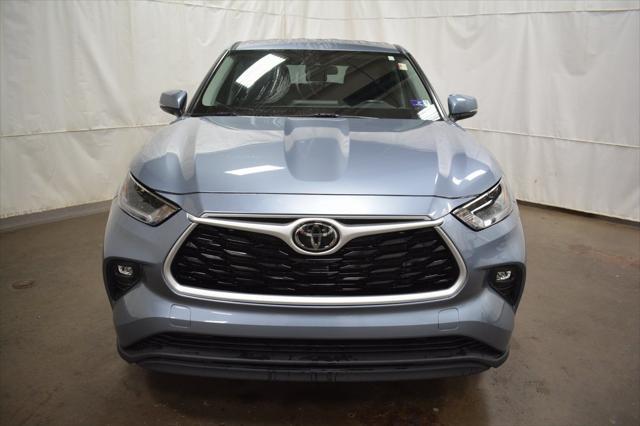 used 2021 Toyota Highlander car, priced at $29,697