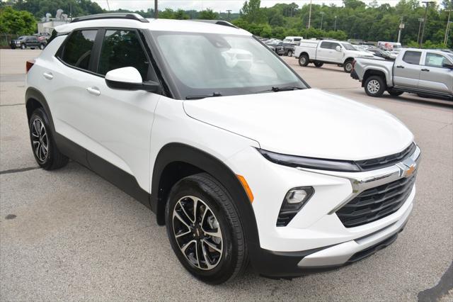 used 2025 Chevrolet TrailBlazer car, priced at $27,126