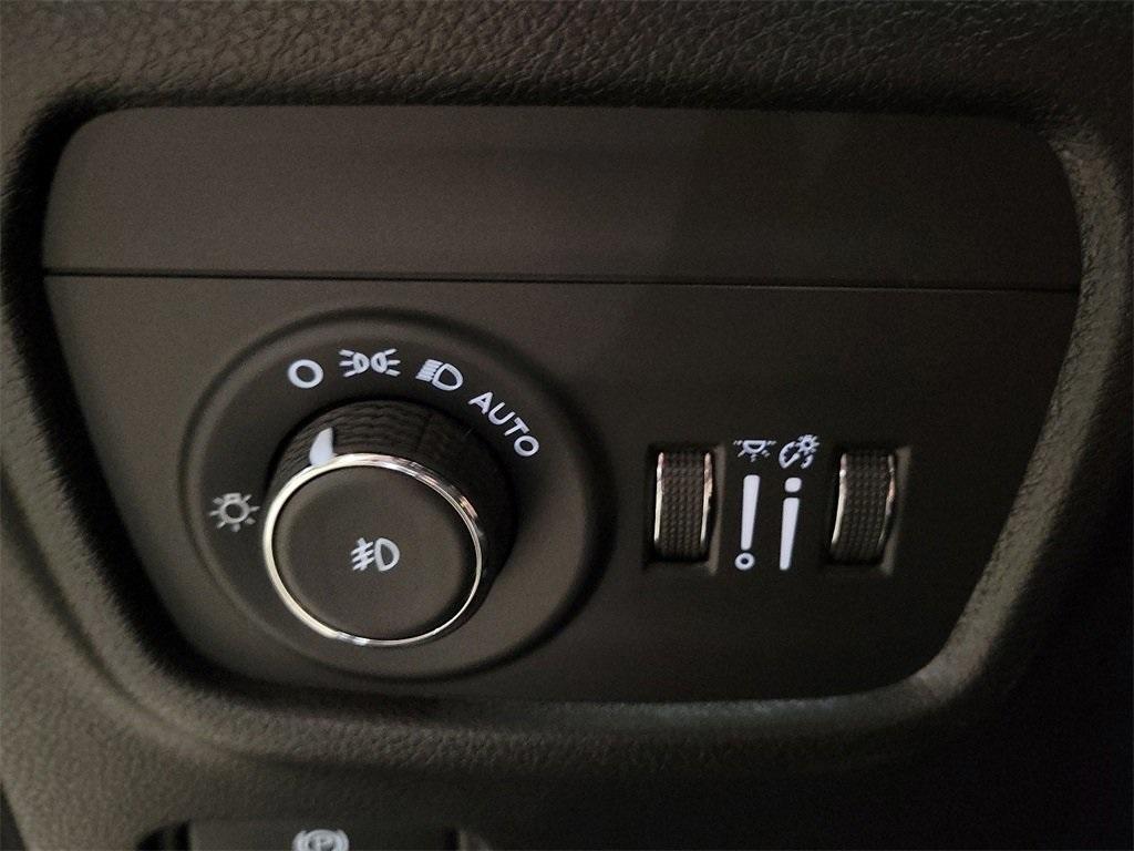 used 2024 Jeep Grand Cherokee car, priced at $43,035