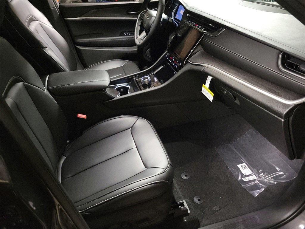 used 2024 Jeep Grand Cherokee car, priced at $43,035