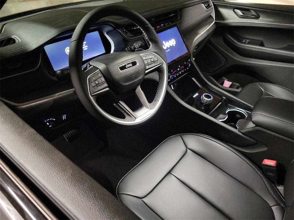 used 2024 Jeep Grand Cherokee car, priced at $43,035