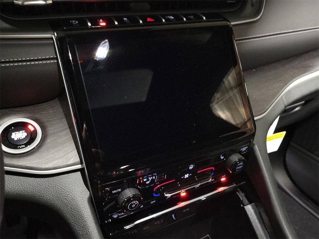 used 2024 Jeep Grand Cherokee car, priced at $43,035