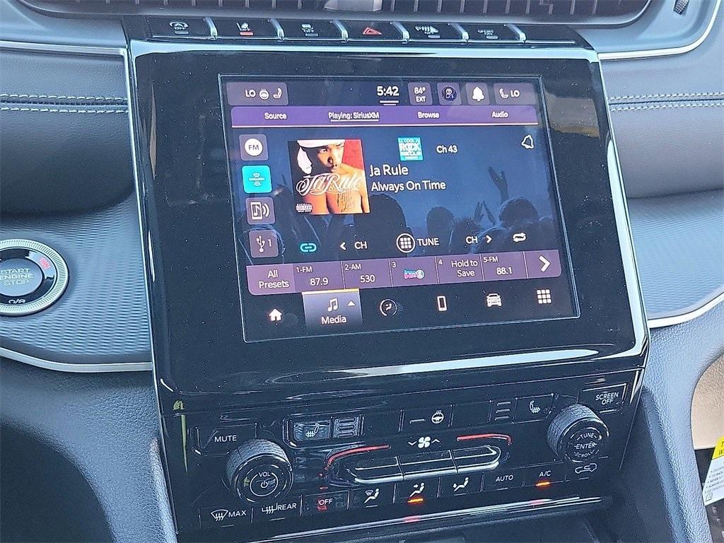 new 2025 Jeep Grand Cherokee car, priced at $40,731