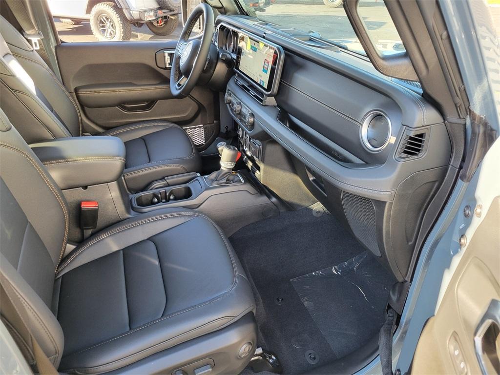 new 2025 Jeep Gladiator car, priced at $44,705