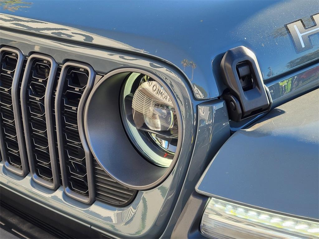 new 2025 Jeep Gladiator car, priced at $44,705