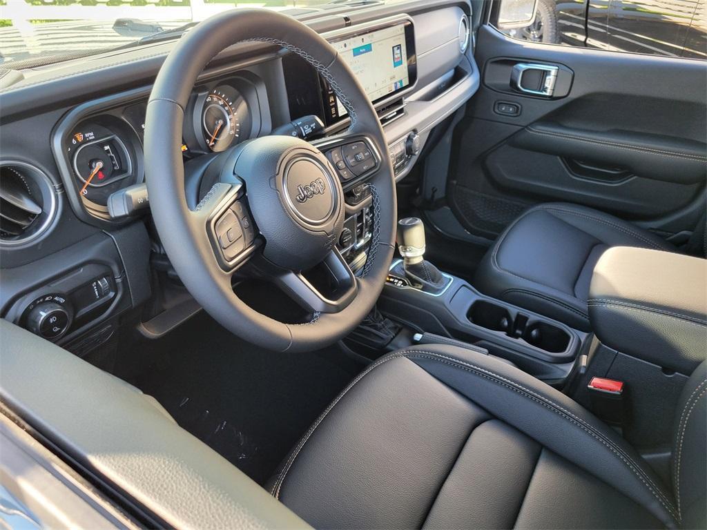 new 2025 Jeep Gladiator car, priced at $44,705