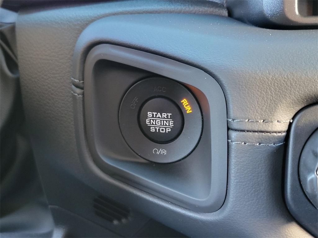 new 2025 Jeep Gladiator car, priced at $44,705