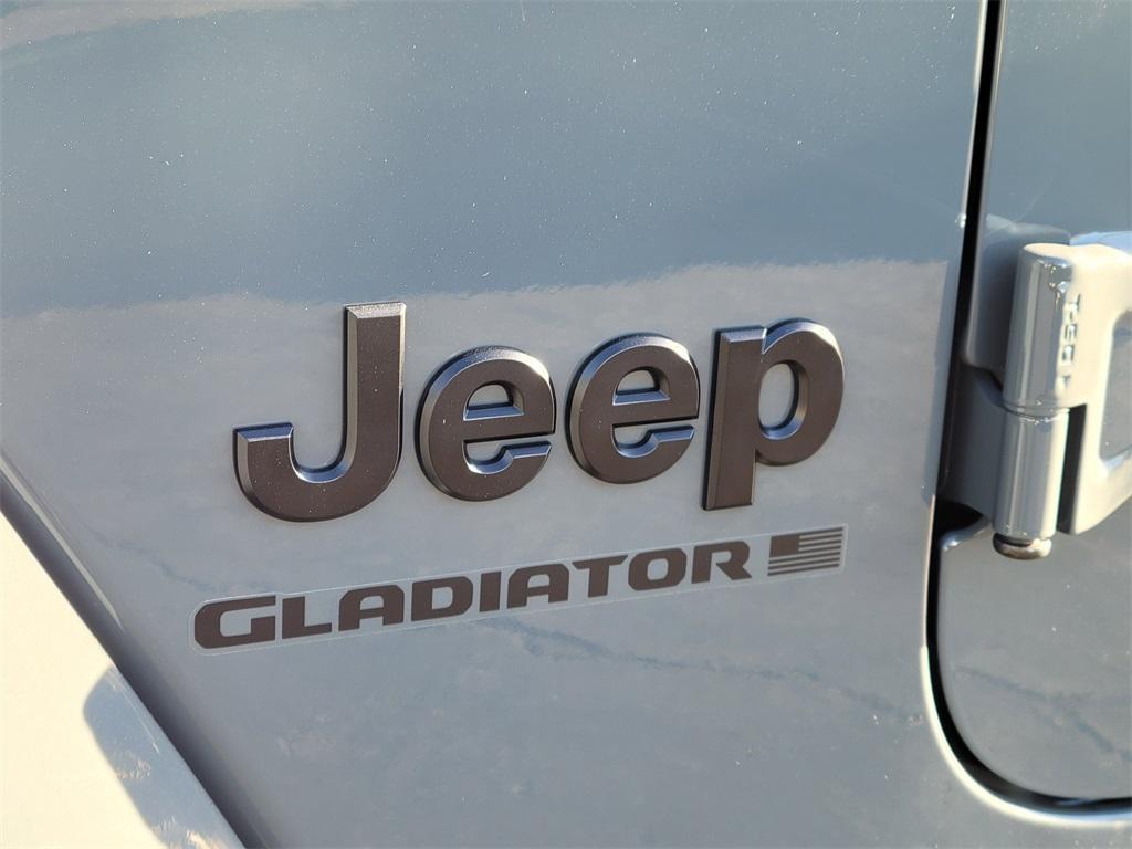 new 2025 Jeep Gladiator car, priced at $44,705