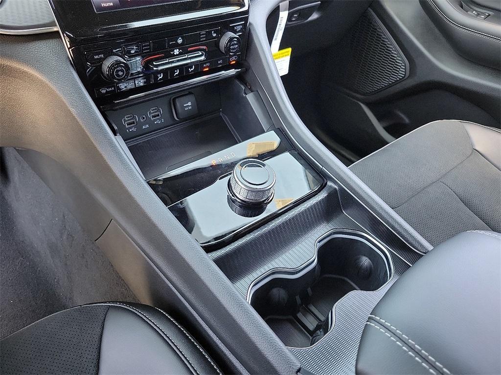 new 2025 Jeep Grand Cherokee car, priced at $41,545