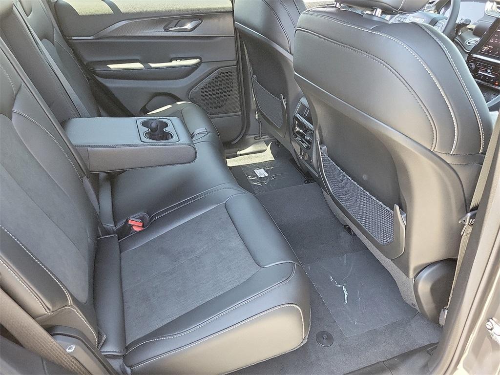 new 2025 Jeep Grand Cherokee car, priced at $41,545