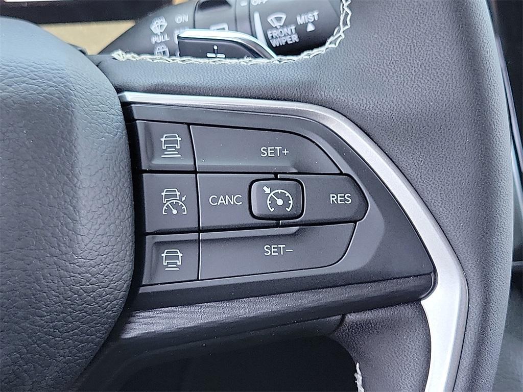 new 2025 Jeep Grand Cherokee car, priced at $41,545