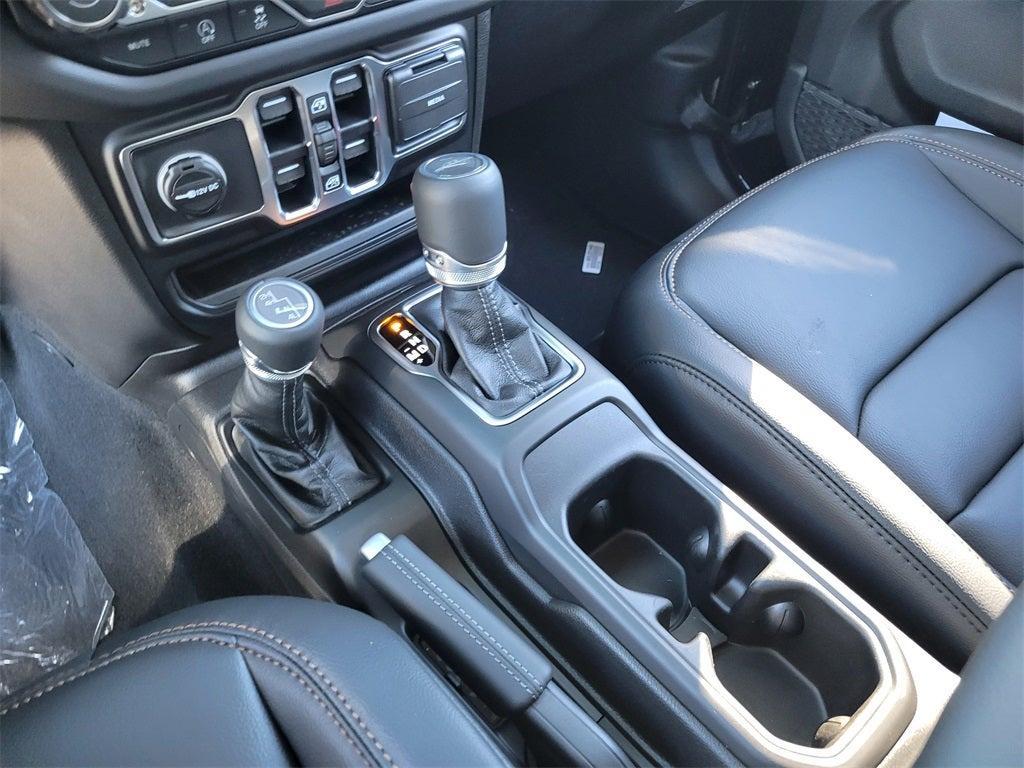 new 2025 Jeep Gladiator car, priced at $44,705