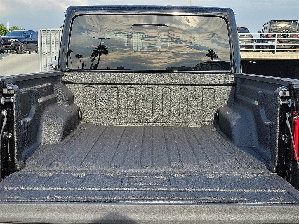 new 2025 Jeep Gladiator car, priced at $44,415