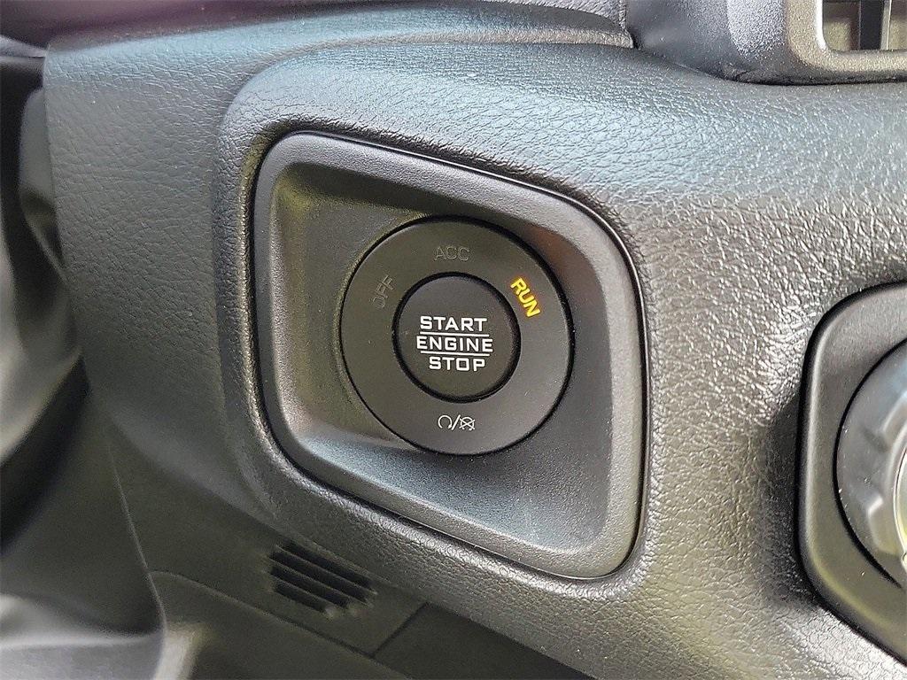 new 2025 Jeep Gladiator car, priced at $44,415