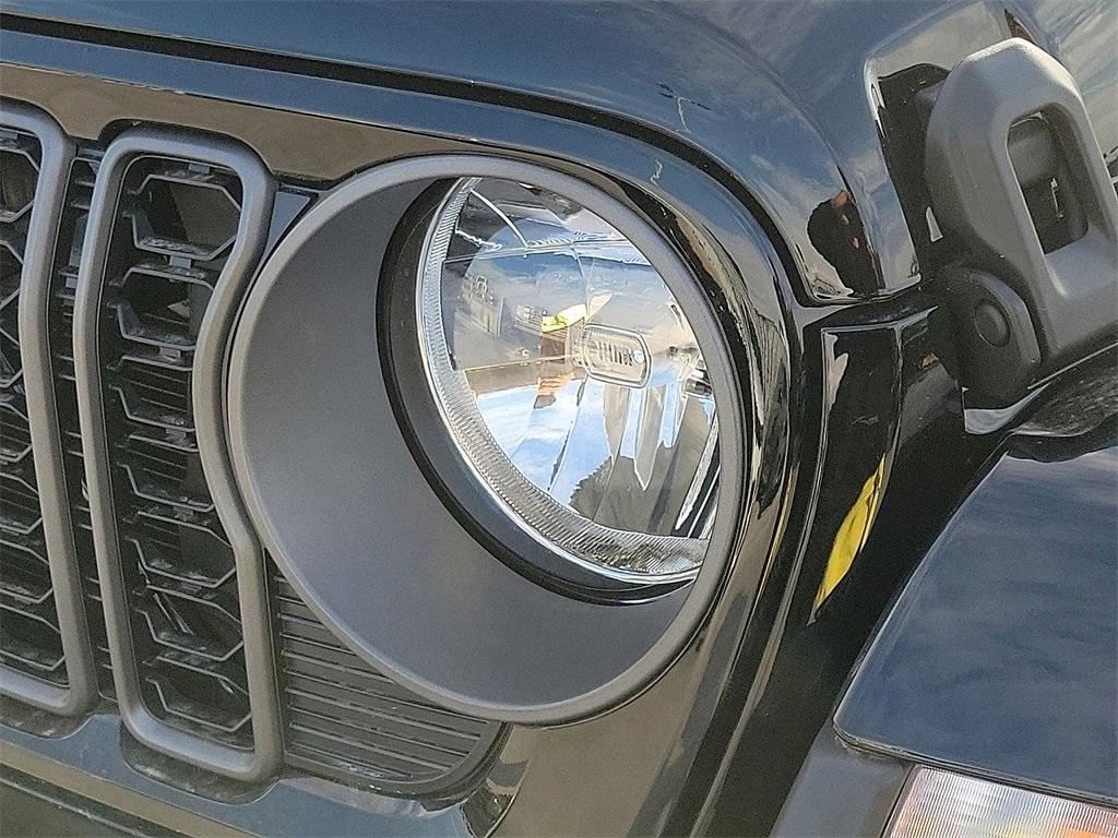 new 2025 Jeep Gladiator car, priced at $44,415