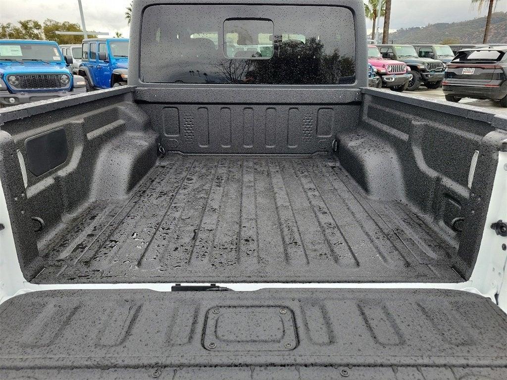 new 2025 Jeep Gladiator car, priced at $40,283