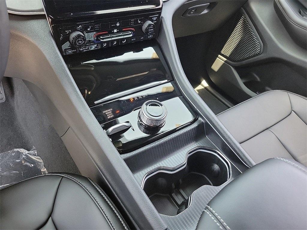 new 2025 Jeep Grand Cherokee L car, priced at $41,364