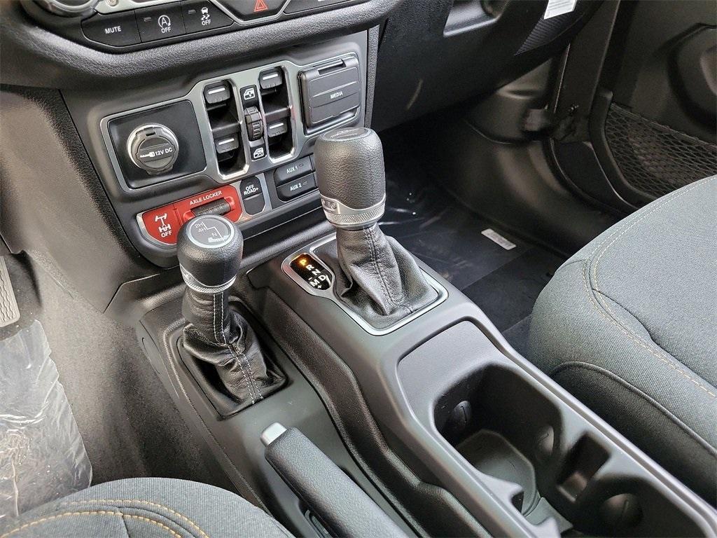 new 2025 Jeep Gladiator car, priced at $42,192