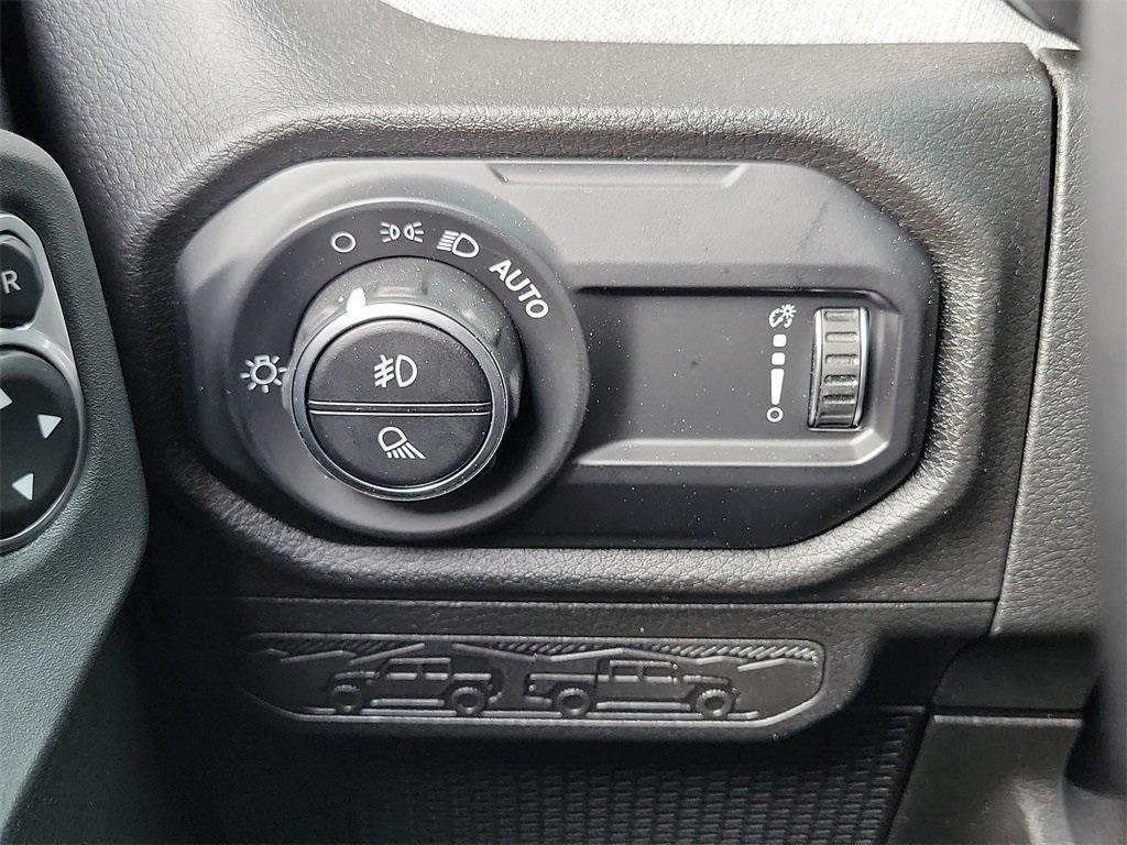 new 2025 Jeep Gladiator car, priced at $42,192