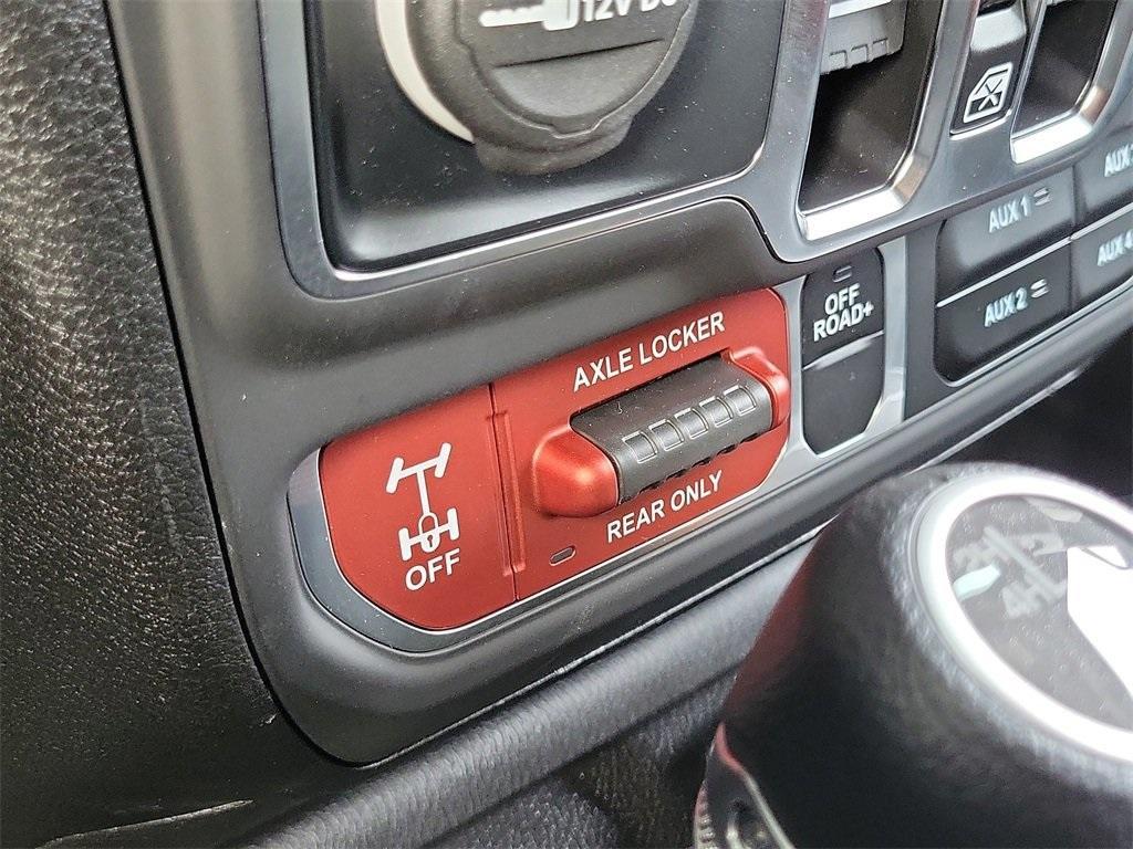 new 2025 Jeep Gladiator car, priced at $42,192