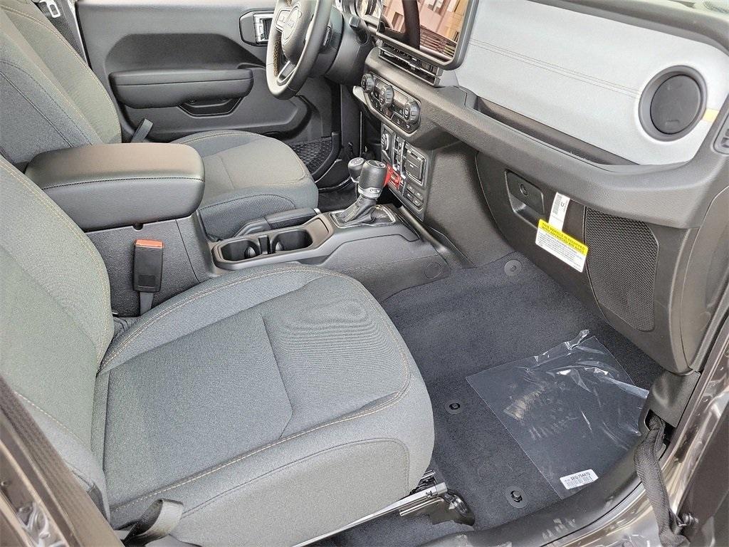 new 2025 Jeep Gladiator car, priced at $42,192