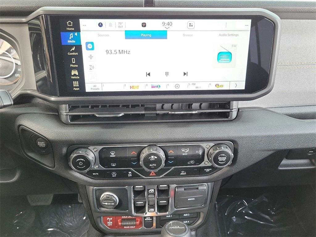 new 2025 Jeep Gladiator car, priced at $42,192