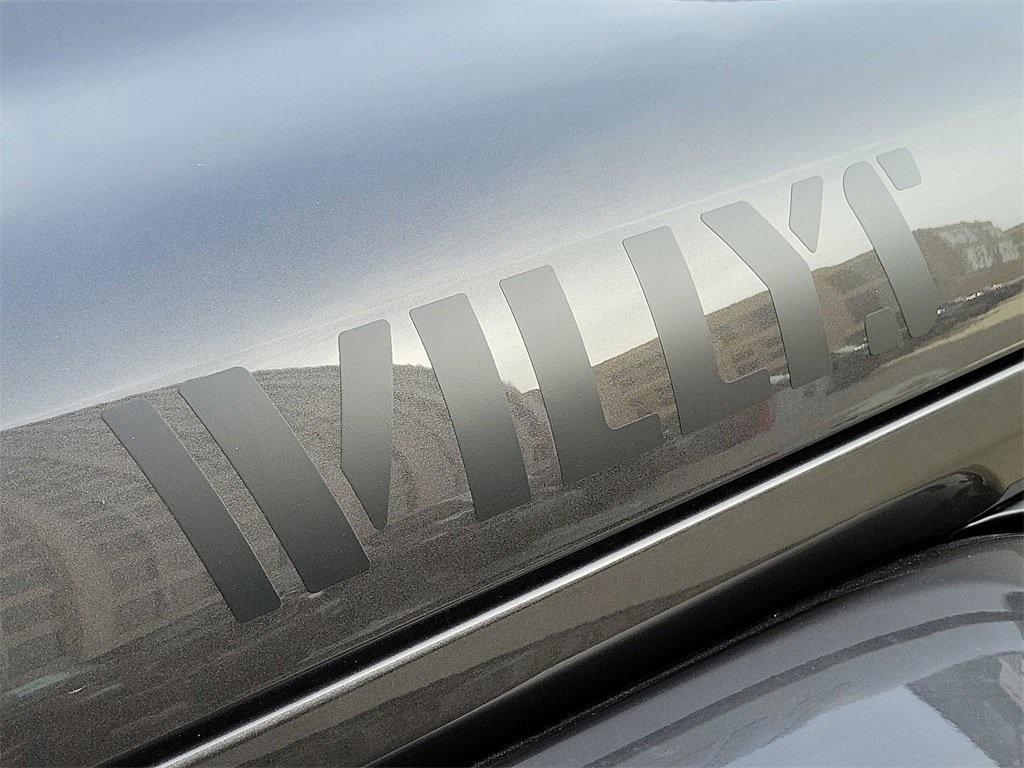 new 2025 Jeep Gladiator car, priced at $42,192