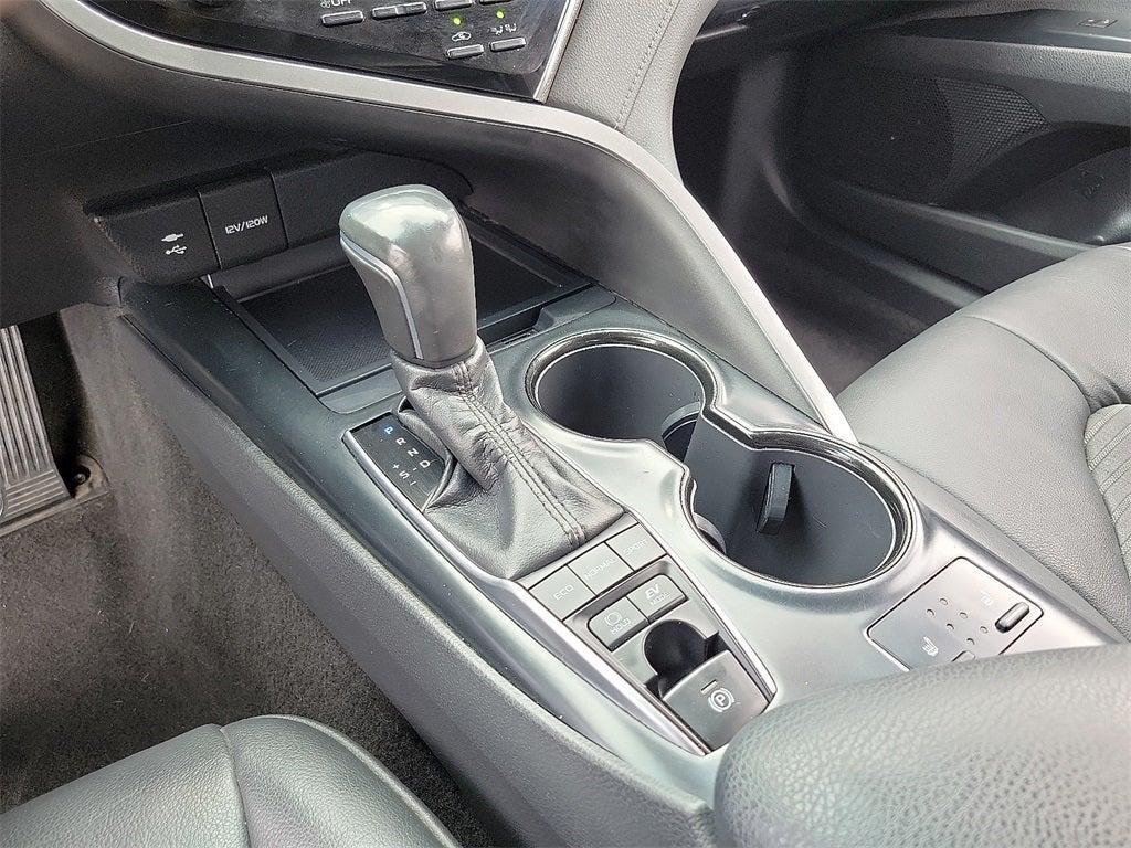 used 2018 Toyota Camry Hybrid car, priced at $17,999