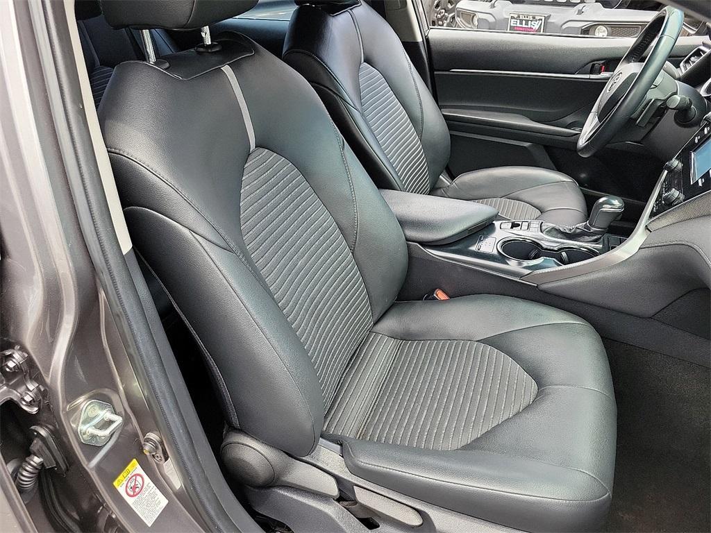 used 2018 Toyota Camry Hybrid car, priced at $18,999