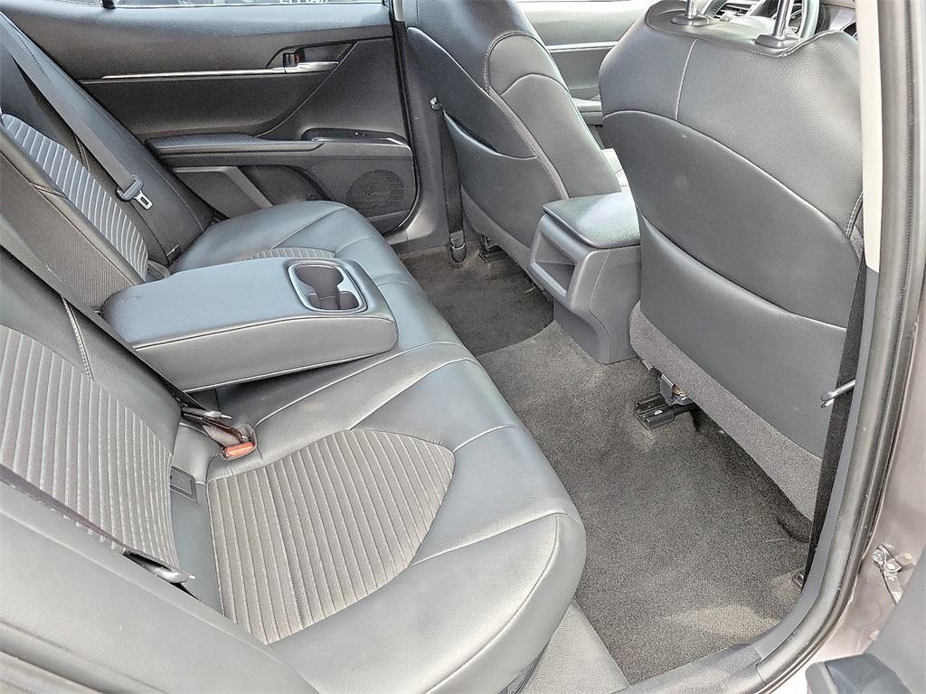 used 2018 Toyota Camry Hybrid car, priced at $18,999