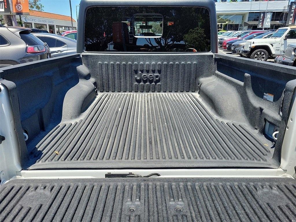 used 2022 Jeep Gladiator car, priced at $27,888