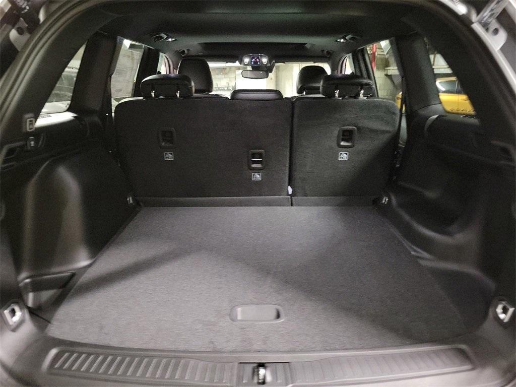 used 2024 Jeep Grand Cherokee car, priced at $40,175