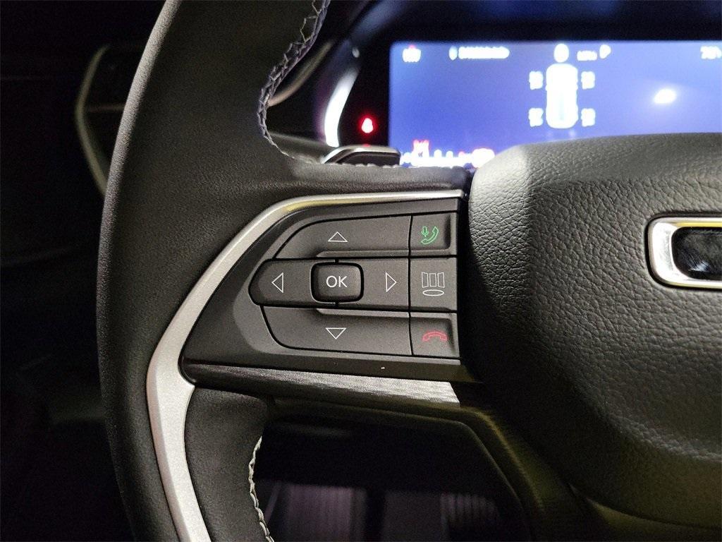 used 2024 Jeep Grand Cherokee car, priced at $40,175