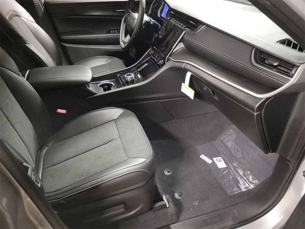 used 2024 Jeep Grand Cherokee car, priced at $40,175