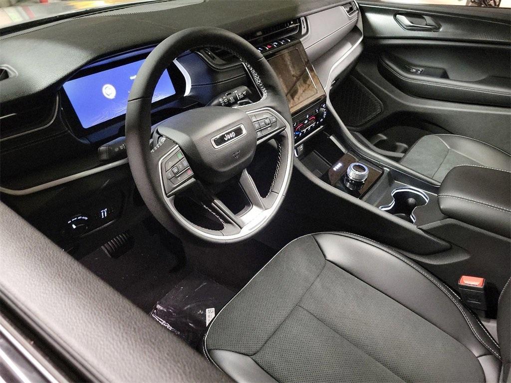 used 2024 Jeep Grand Cherokee car, priced at $40,175