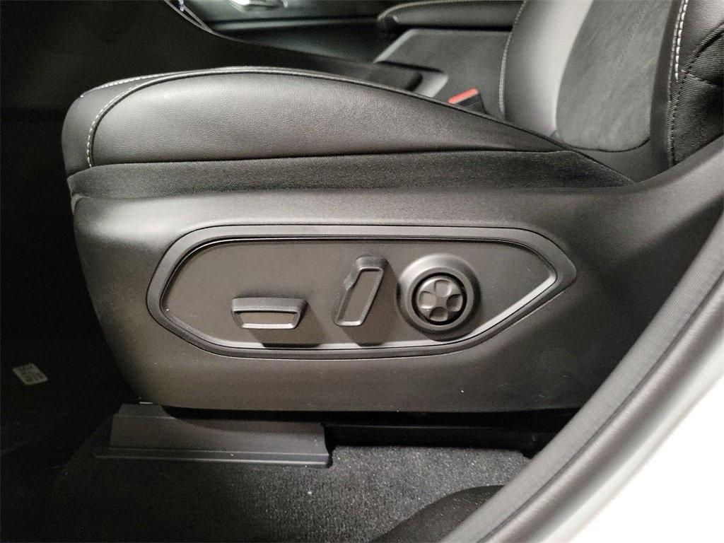 used 2024 Jeep Grand Cherokee car, priced at $40,175