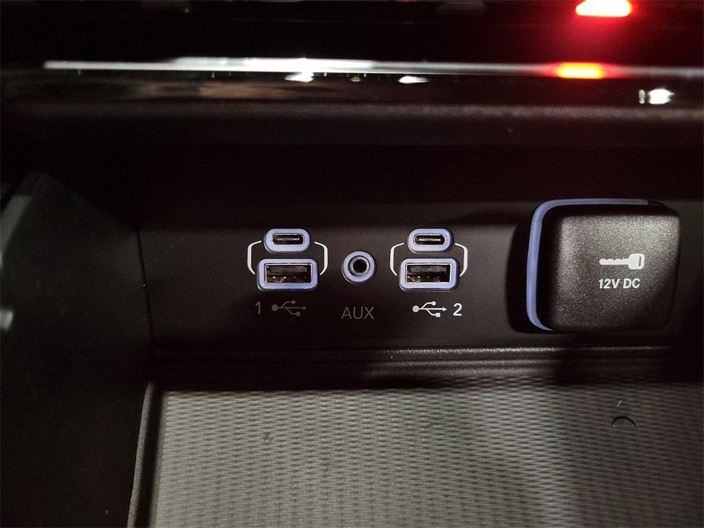 used 2024 Jeep Grand Cherokee car, priced at $40,175