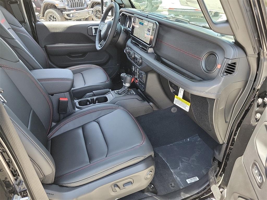 new 2025 Jeep Gladiator car, priced at $54,043