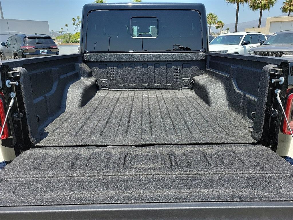 new 2025 Jeep Gladiator car, priced at $54,043
