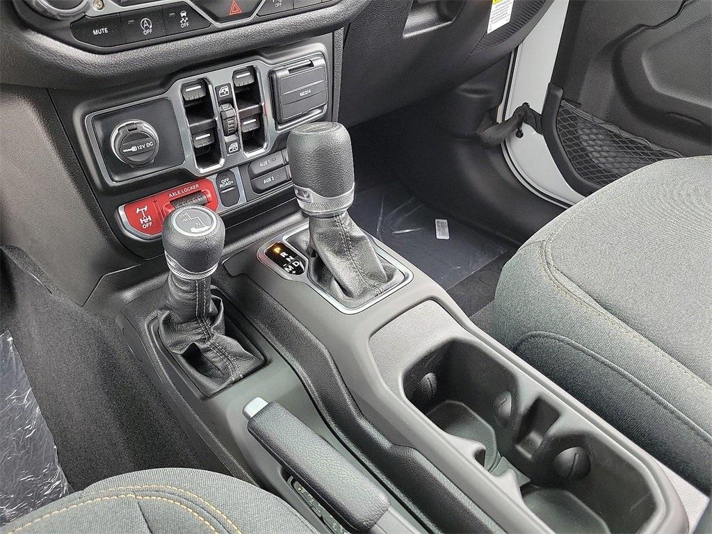 new 2025 Jeep Gladiator car, priced at $43,608