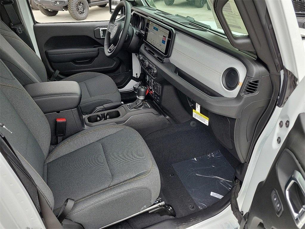 new 2025 Jeep Gladiator car, priced at $43,608