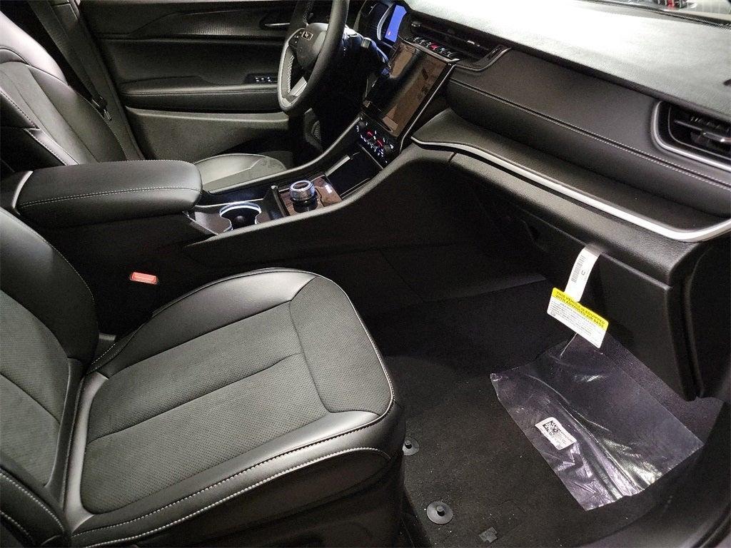 new 2024 Jeep Grand Cherokee L car, priced at $44,175