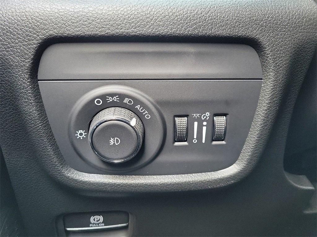 new 2025 Jeep Grand Cherokee car, priced at $44,760