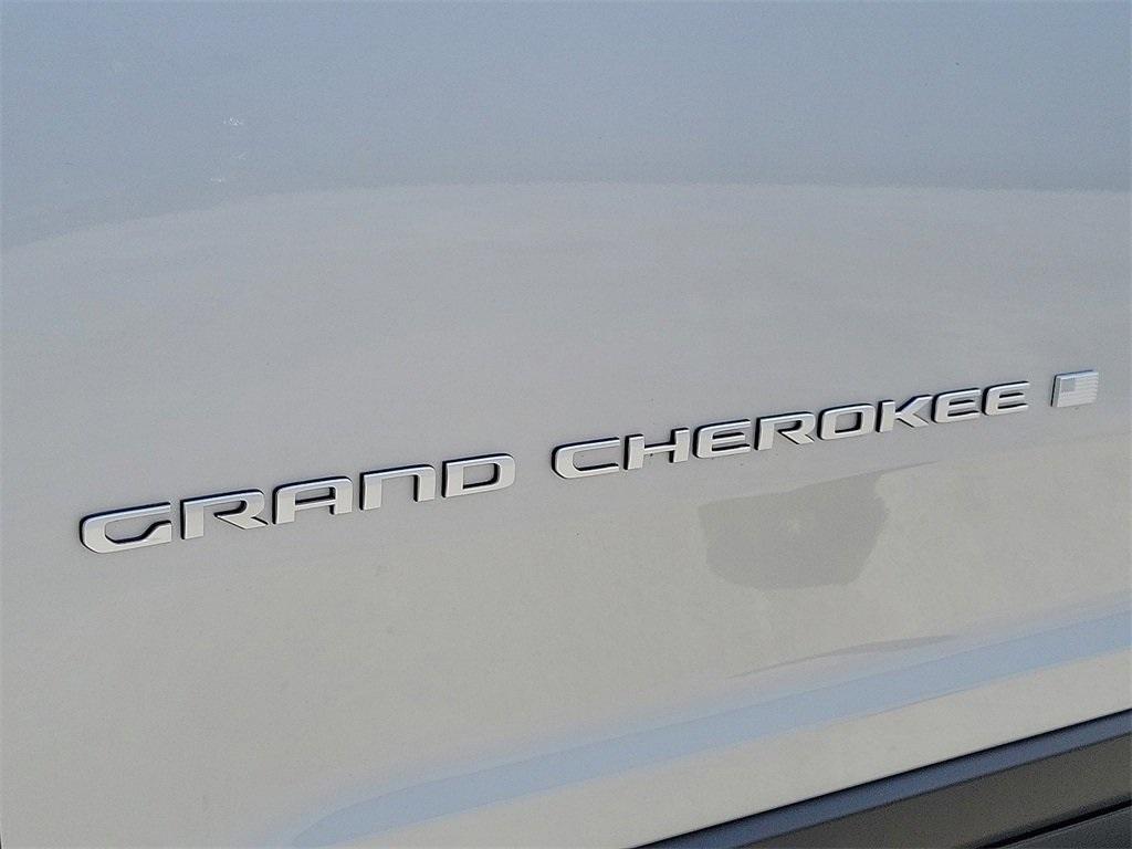 new 2025 Jeep Grand Cherokee car, priced at $44,760