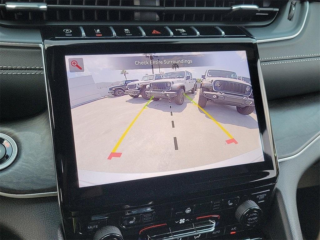 new 2025 Jeep Grand Cherokee car, priced at $44,760