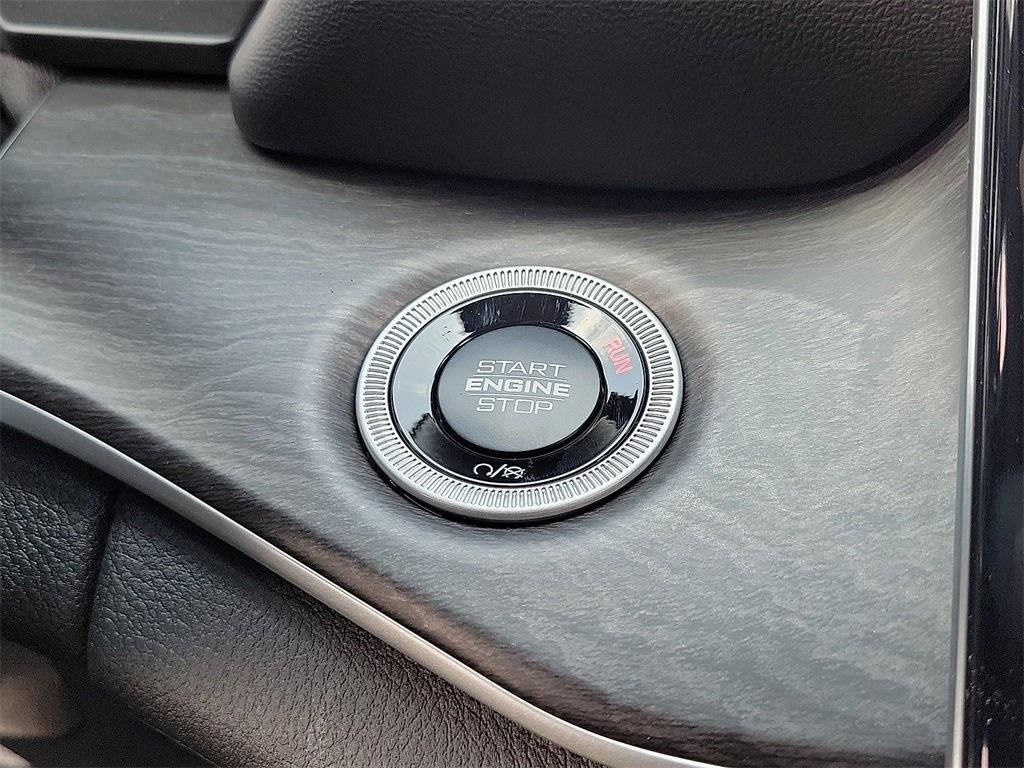 new 2025 Jeep Grand Cherokee car, priced at $44,760