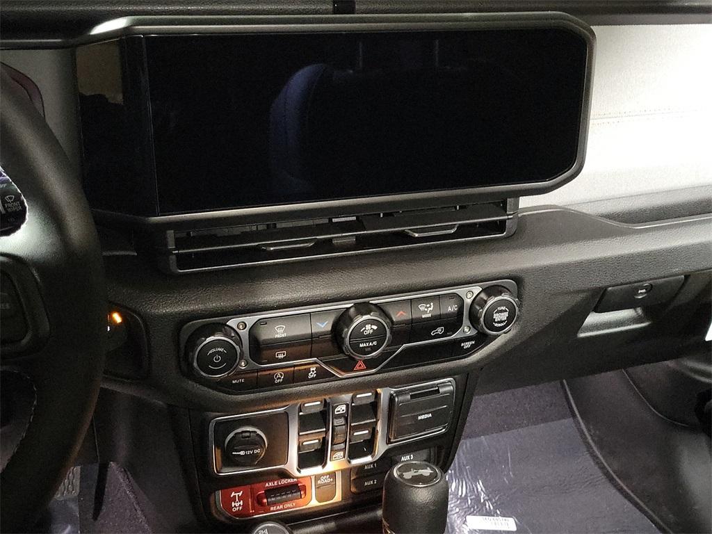 new 2025 Jeep Wrangler car, priced at $52,336