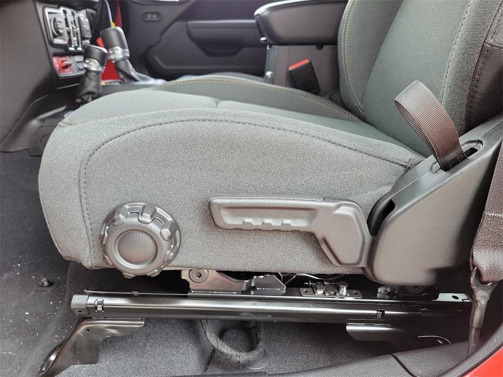 new 2025 Jeep Wrangler car, priced at $57,175